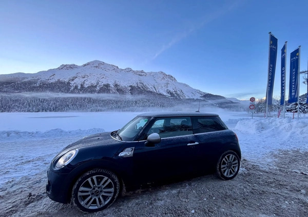 MINI Cooper S cena 83000 przebieg: 56000, rok produkcji 2017 z Wrocław małe 466